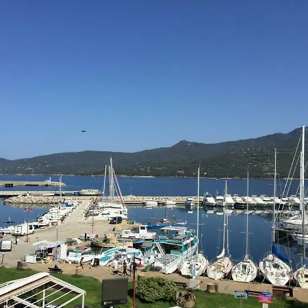 Appartement Magnifique 3 Chambres, Vue Mer Situe Sur Le Port