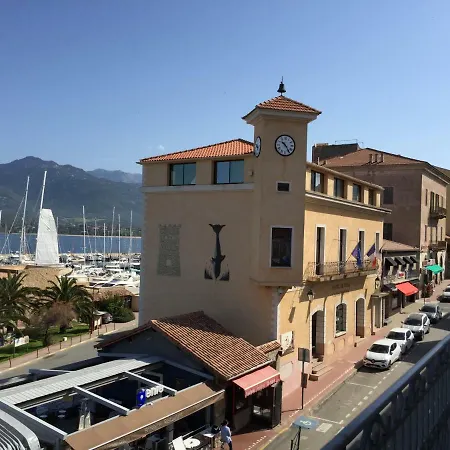 Appartement Magnifique 3 Chambres, Vue Mer Situe Sur Le Port *